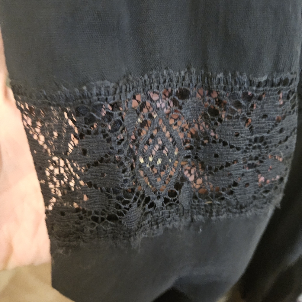 Beautiful BLACK DRESS with Embroidery FLOWERS (2,4) - Picture 5 of 8